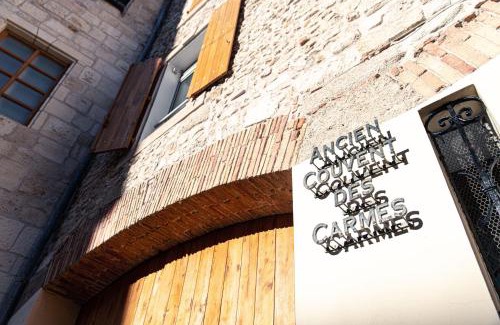 Centre Historique Apartment | Studio à Baldaquin du Cloitre