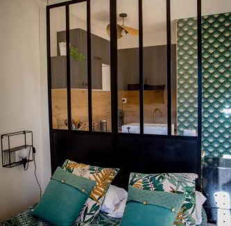 Greoux-les-Bains Apartment | STUDIO ÉLÉGANT & MODERNE - ENTRE LAVANDE ET GORGES DU VERDON