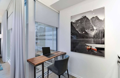 Bay Street Corridor Apartment | Studio/1 Bathroom Suite