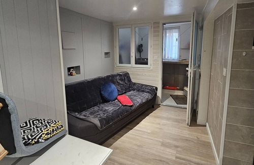 Orgelet Apartment | Studio 1 Chambre, Cosy au Calme. Salle de Bains, WC Séparé et Grande Cuisine
