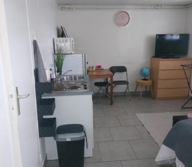 Plateau — Pyramide Apartment | Studio 10 min aéroport orly