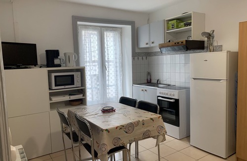 La Bourboule Apartment | Studio 2 persons ground floor wifi near Thermes