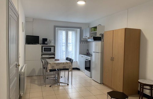 La Bourboule Apartment | Studio 2 persons ground floor wifi near Thermes