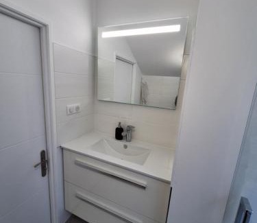 Cauderan Bed & Breakfast | Studio 2 rénové balcon garage