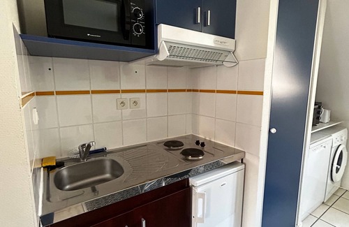 La Roche-Posay Apartment | Studio 200m from spas with pool, parking, and WiFi