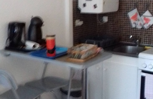 Hyeres City Centre Apartment | Studio 21m2 second floor with two people