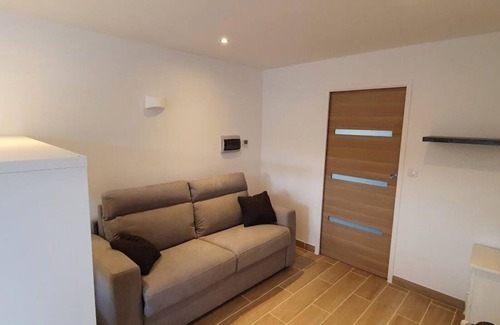 Meze Apartment | Studio 25m2 200 meters from the beach