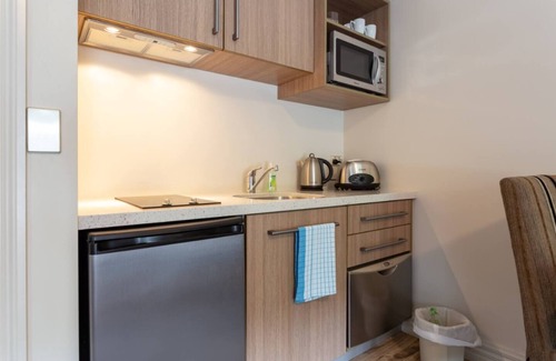 Cardrona House | Studio 26 - One Bedroom with Pool