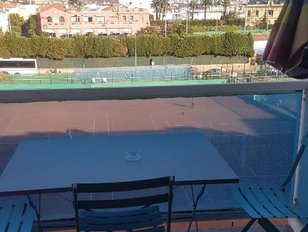 Le Piol Apartment | Studio 3 personnes jolie vue proche gare 11 ave paul arene