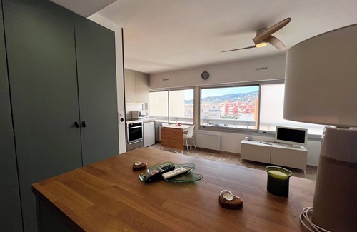 Le Lavandou Apartment | Studio 350 m from the beach + private parking space in secure residence