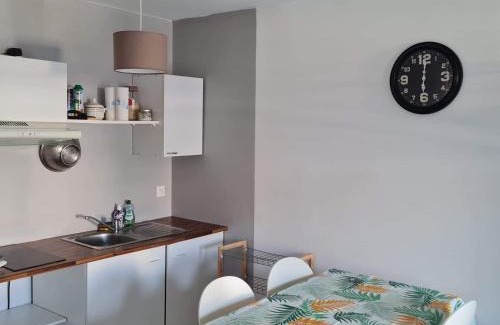 Thaire Apartment | Studio 35m2 dans joli village proche mer