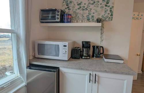 Ste Anne de Beaupre Apartment | Studio 4 | 2 Min Waterfront | BBQ & Fireplace