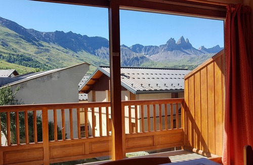 Albiez-Montrond Apartment | Studio 4 people - Bright - Beautiful view of the Aiguilles d'Arves mountains