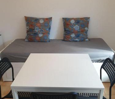 Martigues Apartment | Studio 4 personnes avec jardinet à 2 pas des plages "Chez Manon"