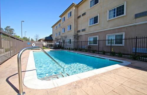 Oildale Hotel | Studio 6-Bakersfield, CA