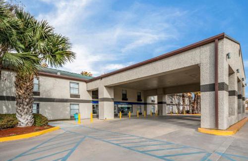 Bonanza Hotel | Studio 6 Laredo, Tx - North I-35