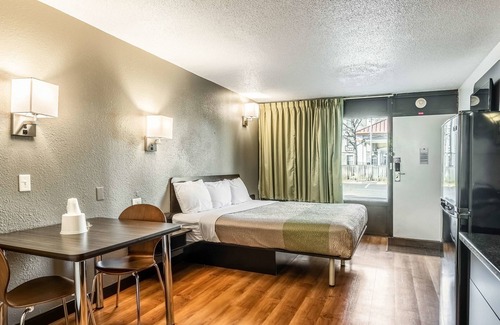 Little Rock Hotel | Studio 6 Little Rock, AR - West