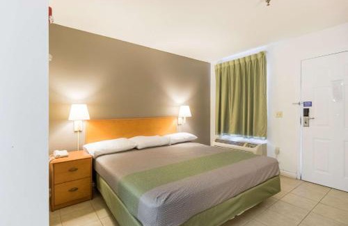 Statesboro Hotel | Studio 6-Statesboro, GA