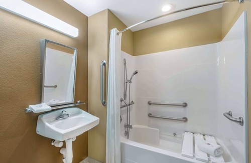 Breaux Bridge Hotel | Studio 6 Suites - Breaux Bridge, La