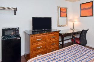 Delano Hotel | Studio 6 Suites Delano, CA