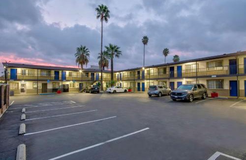 Carousel Hotel | Studio 6 Suites San Bernardino, CA