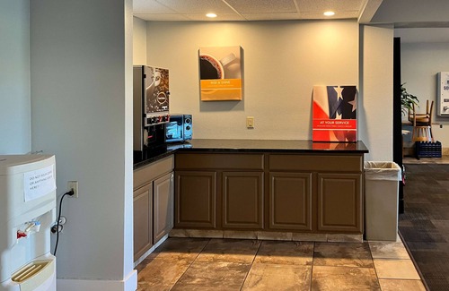Springfield Hotel | Studio 6 Suites Springfield, OH