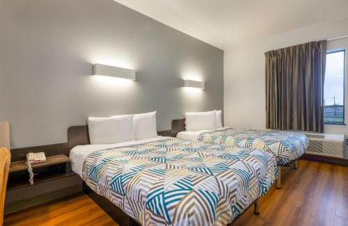 Texas City Hotel | Studio 6 Suites Texas City, TX I 45 South