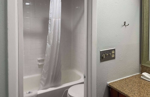 Wytheville Hotel | Studio 6 Suites – Wytheville, VA