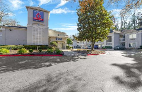 Tucker Hotel | Studio 6-Tucker, GA - Atlanta Northlake