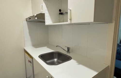Adelaide Central Business District Cabin | Studio 7 - Wright Lodge