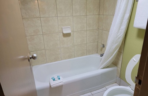 Decatur Hotel | Studio 9 Inn & Suites