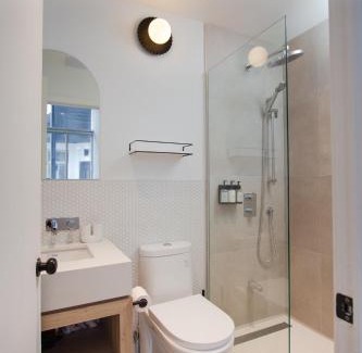 Plateau Mont Royal Apartment | Studio #9 - Self Check-In - Plateau - St-Denis