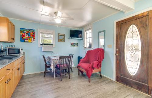 Shoreline Park Apartment | Studio about 5 Mi to Waveland Beach and Pier!