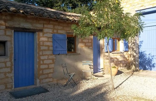 Mazan Cottage | Studio Abricot is a small cozy studio for two people.