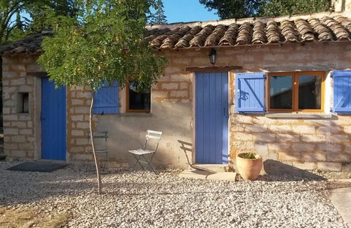Mazan Cottage | Studio Abricot is a small cozy studio for two people.