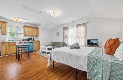 Home Park Apartment | Studio Across Atlantic Station and 80 Walkscore