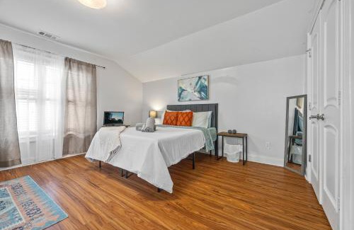 Home Park Apartment | Studio Across Atlantic Station and 80 Walkscore