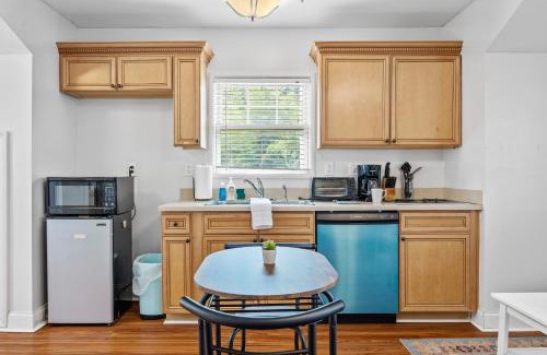 Home Park Apartment | Studio Across Atlantic Station and 80 Walkscore