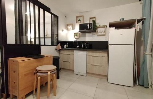 Aix-les-Bains Apartment | -Studio Aix les bains face au lac- contactez moi pour promo 1semaine 350e, 2 semaines 650e, 3 semaines 880e ttc -hors juillet août-