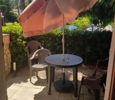Mouans-Sartoux Apartment | Studio Albatros en RDJ avec Terrasse, Parking privé, Piscine, proche Golf St Donat
