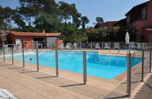 Mouans-Sartoux Apartment | Studio Albatros en RDJ avec Terrasse, Parking privé, Piscine, proche Golf St Donat