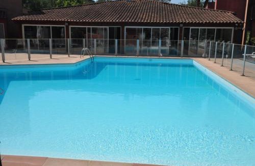 Mouans-Sartoux Apartment | Studio Albatros en RDJ avec Terrasse, Parking privé, Piscine, proche Golf St Donat