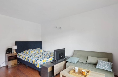 Louis Bertrand-Mirabeau-Semard Apartment | Studio aménagé avec terrasse