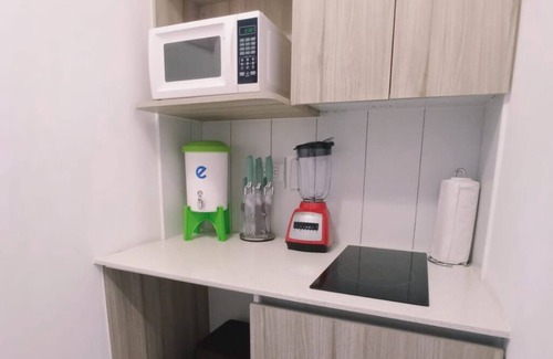 Zona 13 Apartment | STUDIO APARTMENT FEATURING PRIVATE BALCONY NEAR THE AIRPORT