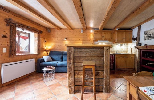 Beaufort Apartment | Studio Apartment "2-4 Personnes" with Mountain View, Private Terrace & Wi-Fi