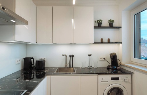 Coburg Apartment | Studio apartment 50sqm with balcony