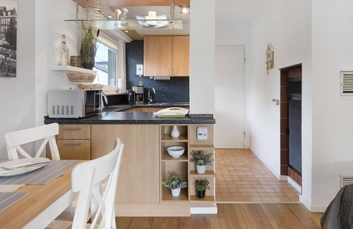 Gaienhofen Apartment | Studio Apartment 'Boutique Apartment Anybody' with Lake View, Balcony and Wi-Fi