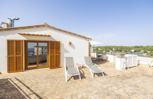 Cala Figuera Apartment | Studio Apartment 'Estudio Vistas Al Mar' with Sea View, Wi-Fi and Air Conditioning