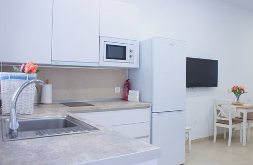 Los Tilos Apartment | Studio-Apartment-Ensuite with Shower-Street View-Estación Centro Vialia 3