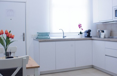 Los Tilos Apartment | Studio-Apartment-Ensuite with Shower-Street View-Estación Centro Vialia 5